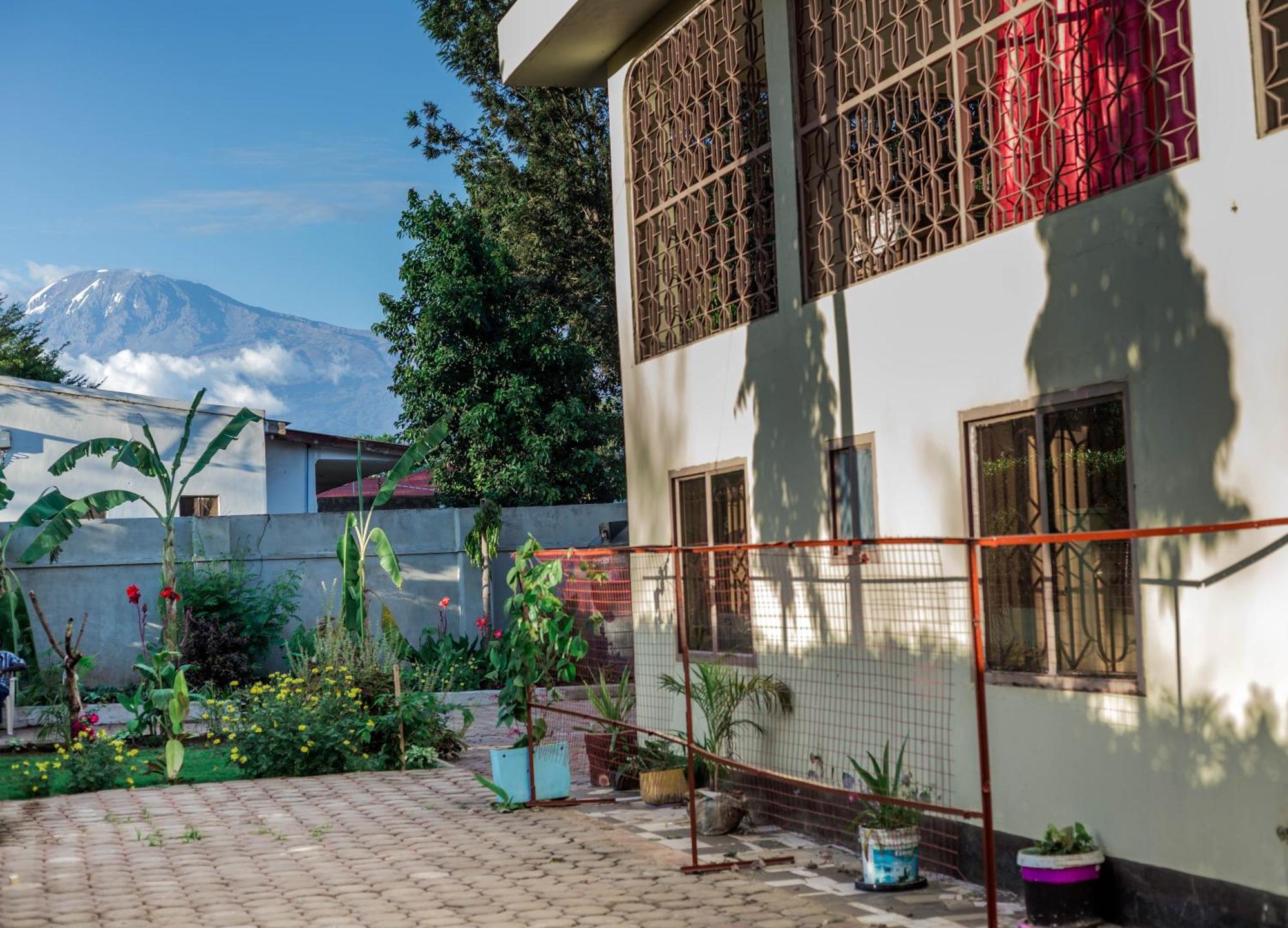Kilimanjaro Summit Lodge Moshi Esterno foto